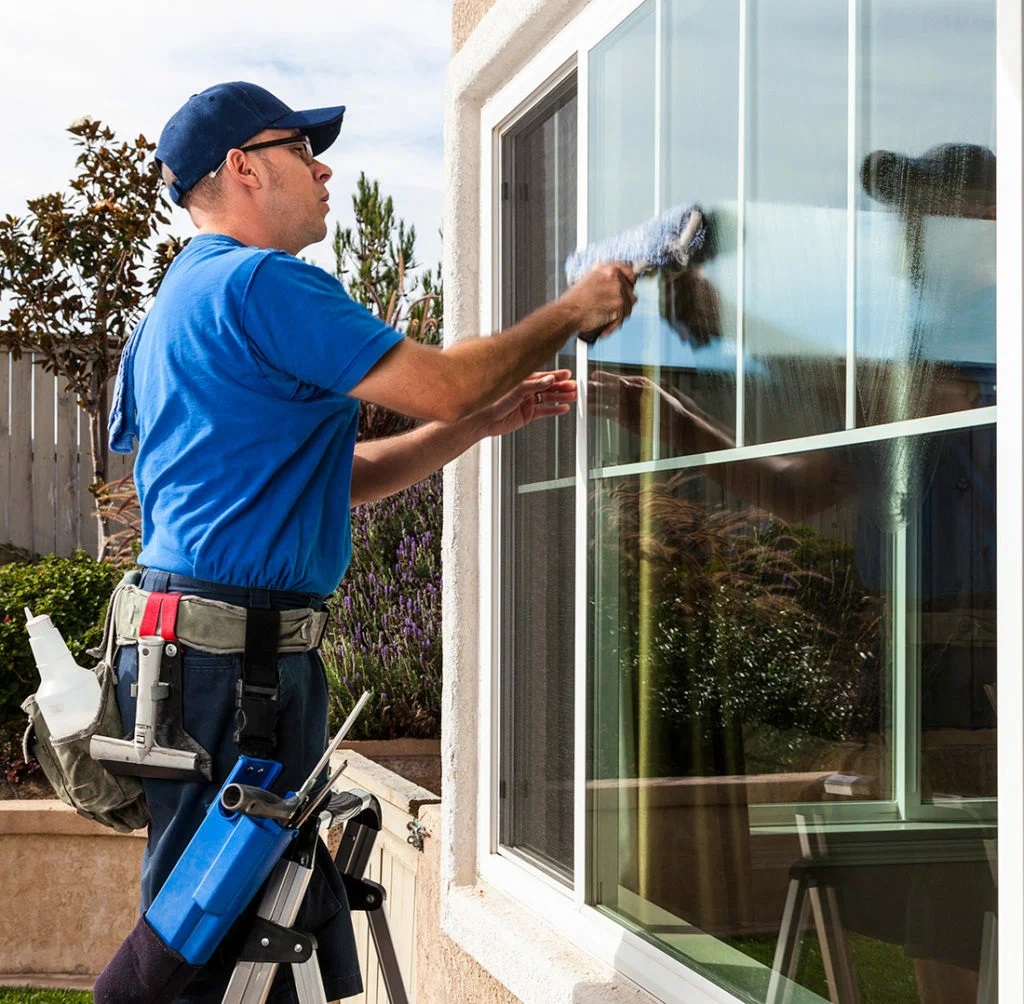 Exploring the Components of Commercial Window Cleaning Services